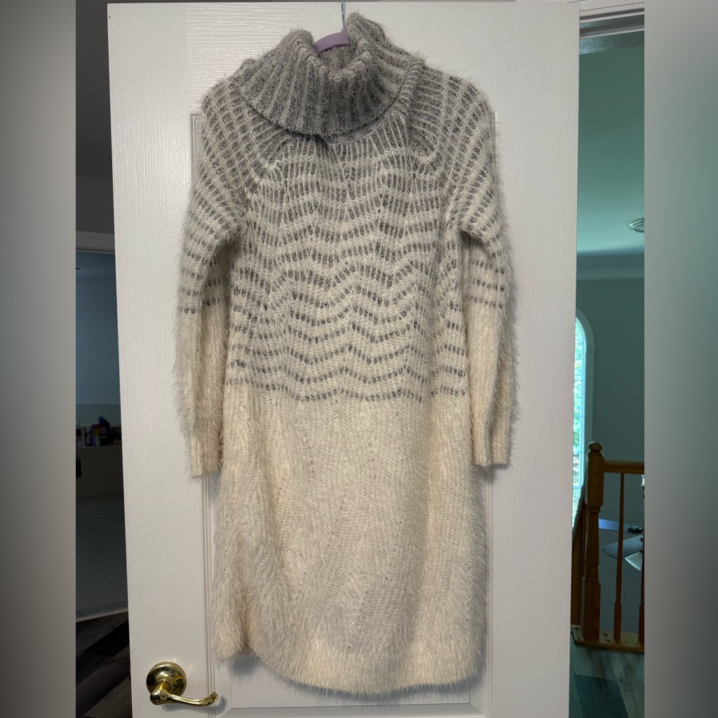 Sleeping On Snow Turtleneck Sweater Dress Size M